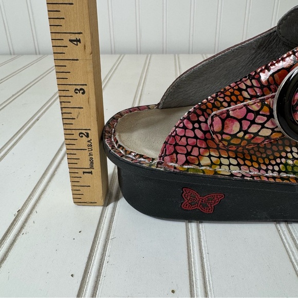 Alegria Classic Clogs EU 40 US 9.5 / 10 Rainbow Snake Patent Leather Print Shoes - Picture 12 of 15